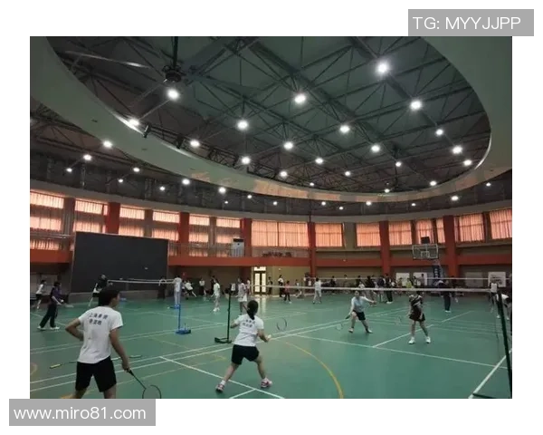 成都羽毛球队在钻石联赛中的逆袭之旅展现拼搏精神与团队力量